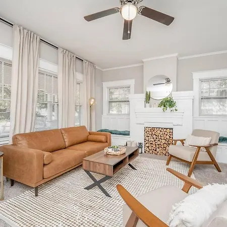 4 Bed 2 Bath Home By College Hill And Hospitals